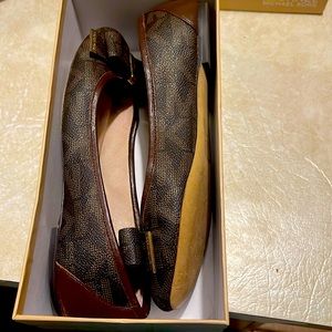 Michael Kors brown MK signature size7M flats